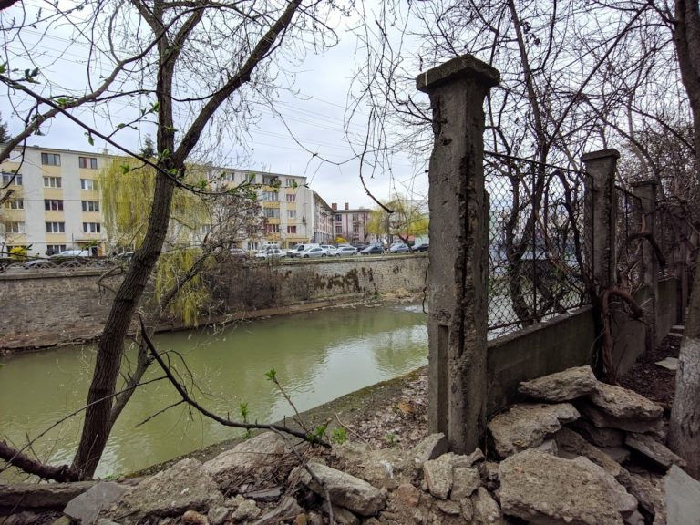 Belaja dacha i kotelniki chto skryvaet jugo vostochnaja chast stolichnogo kolca 2362fa0.jpg